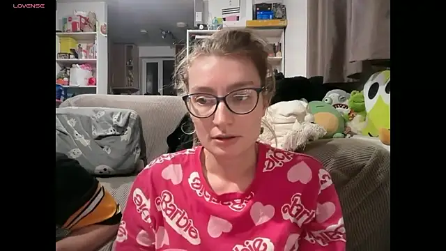 Snapshot of harleyblair chatting on February 25, 11:03 pm harleyblair online show from February 25, 11:03 pm