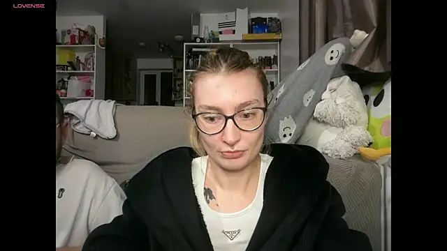 Snapshot of harleyblair chatting on March 4, 11:11 pm harleyblair online show from March 4, 11:11 pm