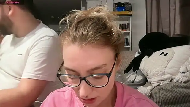 Snapshot of harleyblair chatting on March 16, 11:09 pm harleyblair online show from March 16, 11:09 pm