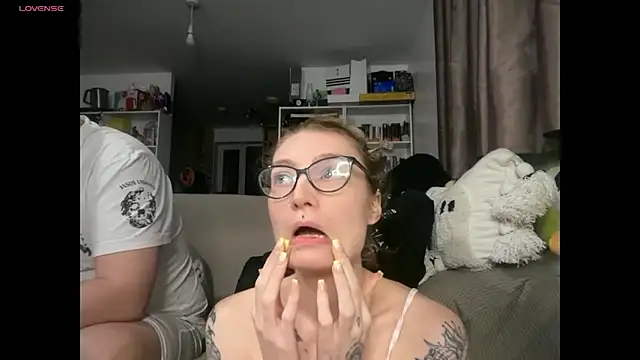 Snapshot of harleyblair chatting on March 25, 10:38 pm harleyblair online show from March 25, 10:38 pm