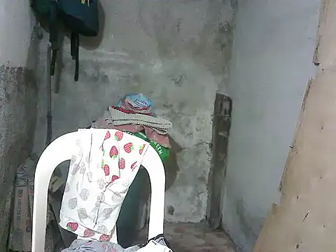 Snapshot of lady_helen00 chatting on June 18, 11:47 am lady helen00 online show from June 18, 11:47 am
