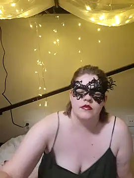 Snapshot of VeiledMuse chatting on January 13, 2:06 am VeiledMuse online show from January 13, 2:06 am