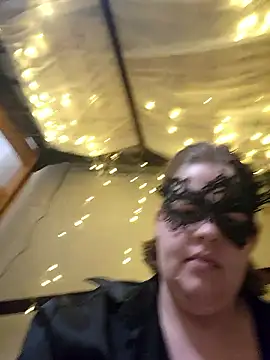 Snapshot of VeiledMuse chatting on January 16, 2:04 am VeiledMuse online show from January 16, 2:04 am