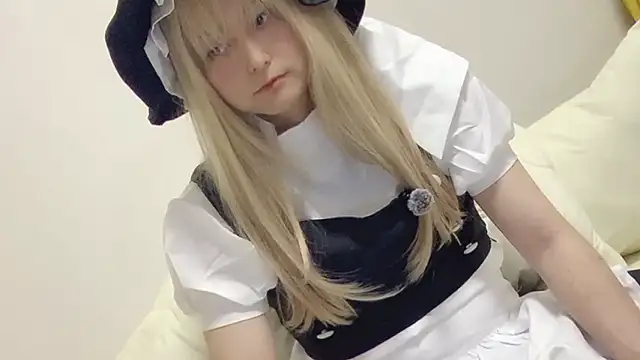 Snapshot of Mia032 chatting on April 1, 2:03 pm Mia032 online show from April 1, 2:03 pm