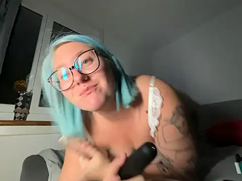 lablonde2025 online show from September 30, 7:41 pm