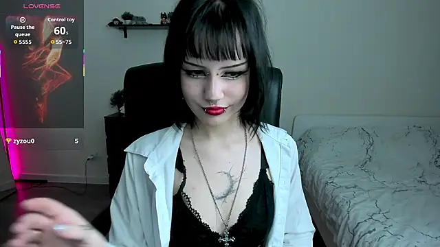 Snapshot of LiyaLuna chatting on February 27, 12:27 pm LiyaLuna online show from February 27, 12:27 pm