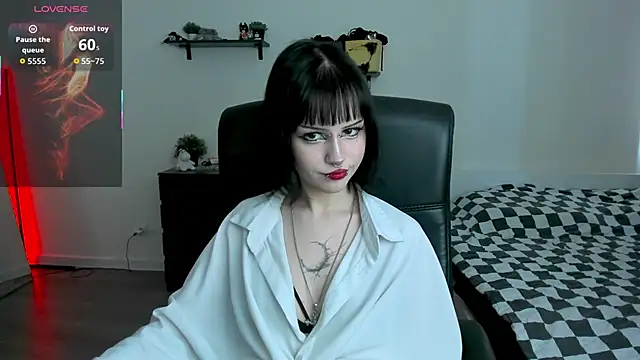 Snapshot of LiyaLuna chatting on March 6, 12:34 pm LiyaLuna online show from March 6, 12:34 pm