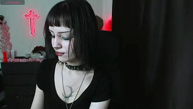 Snapshot of LiyaLuna chatting on March 19, 11:47 am LiyaLuna online show from March 19, 11:47 am