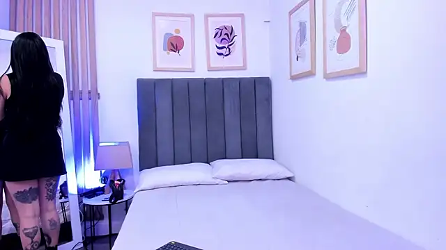 Snapshot of SuccubusDolly chatting on September 27, 7:52 pm SuccubusDolly online show from September 27, 7:52 pm