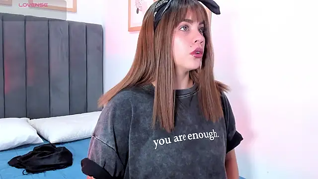 Snapshot of SuccubusDolly chatting on October 2, 8:05 pm SuccubusDolly online show from October 2, 8:05 pm