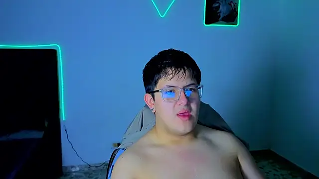 Snapshot of Ryan_Doretti chatting on November 22, 12:04 pm Ryan Doretti online show from November 22, 12:04 pm