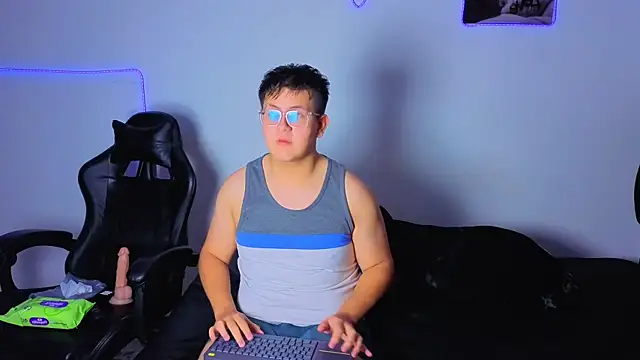 Snapshot of Ryan_Doretti chatting on November 28, 11:07 pm Ryan Doretti online show from November 28, 11:07 pm