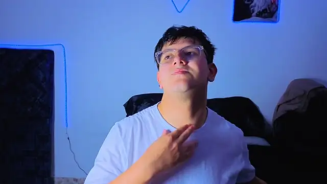 Snapshot of Ryan_Doretti chatting on December 2, 7:09 pm Ryan Doretti online show from December 2, 7:09 pm