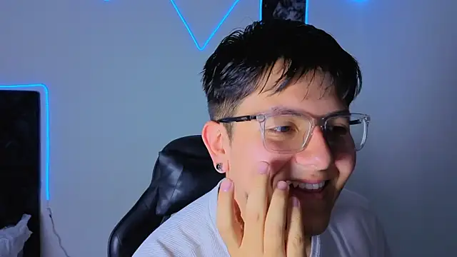 Snapshot of Ryan_Doretti chatting on December 4, 8:17 pm Ryan Doretti online show from December 4, 8:17 pm