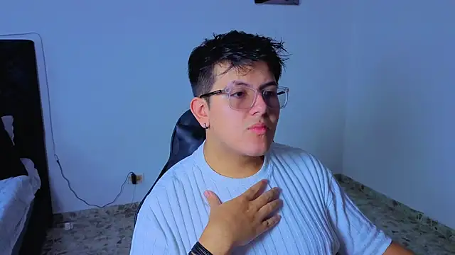 Snapshot of Ryan_Doretti chatting on December 5, 8:38 pm Ryan Doretti online show from December 5, 8:38 pm