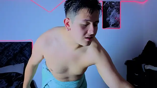 Snapshot of Ryan_Doretti chatting on February 14, 9:33 pm Ryan Doretti online show from February 14, 9:33 pm