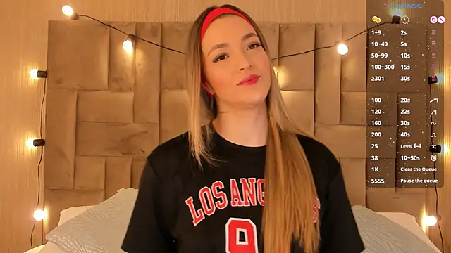 ClaradelMar online show from September 20, 11:00 am