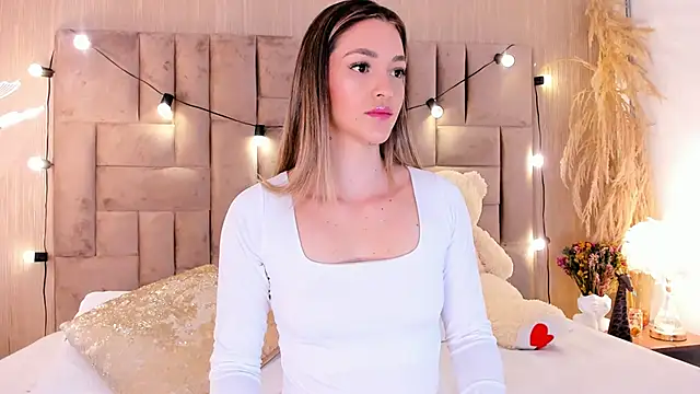 ClaradelMar online show from March 28, 10:04 am