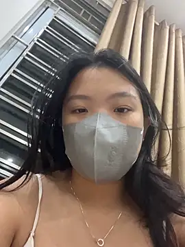 Snapshot of Thuylinh05 chatting on October 15, 7:03 pm Thuylinh05 online show from October 15, 7:03 pm