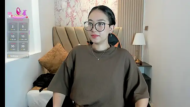 Yuna  Min online show from September 26, 12:42 pm