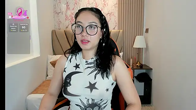 Yuna  Min online show from September 27, 2:44 pm