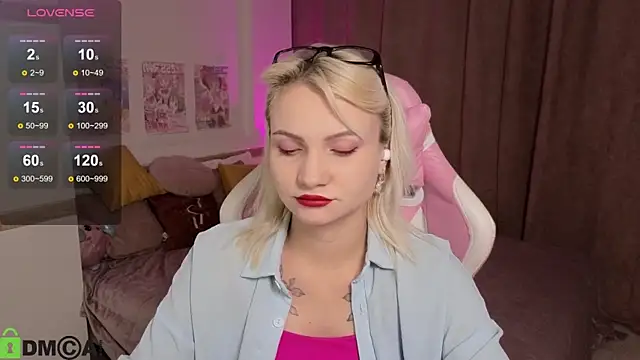 Cameronlovely  online show from October 25, 8:03 pm