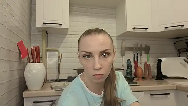 Edena  online show from June 9, 3:12 pm