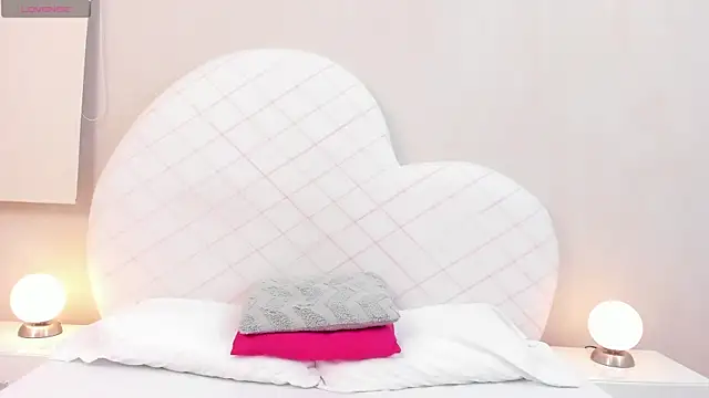 Madii smith online show from September 28, 4:18 am