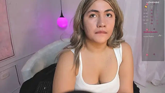 Madii smith online show from November 2, 2:08 pm