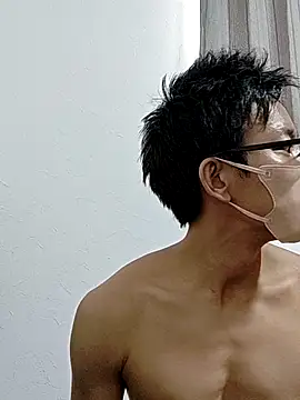 Snapshot of mitsuki0915 chatting on February 2, 2:32 am mitsuki0915 online show from February 2, 2:32 am