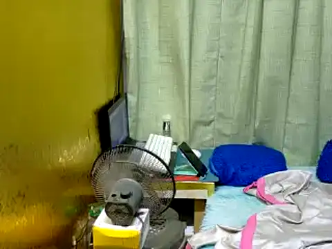 Snapshot of xxloveheart chatting on July 3, 8:59 pm xxloveheart online show from July 3, 8:59 pm