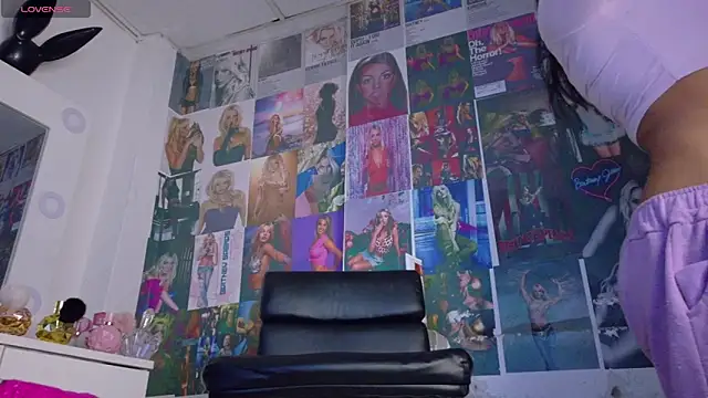 Snapshot of Mistileav chatting on March 13, 7:09 pm Mistileav online show from March 13, 7:09 pm