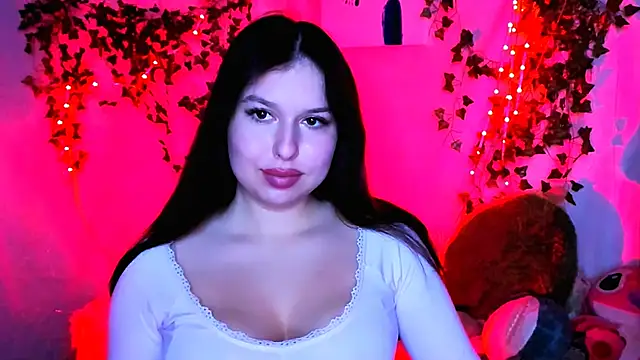 ChloeRicc online show from December 17, 5:30 pm