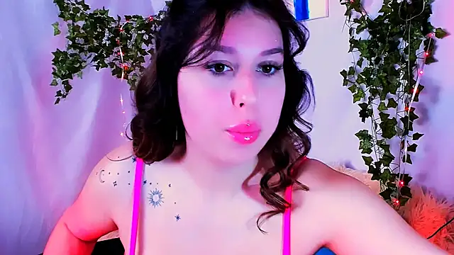 ChloeRicc online show from March 25, 7:14 am