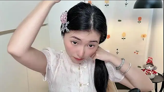 Snapshot of Rosalind_xixi chatting on April 8, 8:25 am Rosalind xixi online show from April 8, 8:25 am
