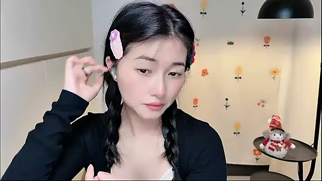 Snapshot of Rosalind_xixi chatting on April 16, 1:45 pm Rosalind xixi online show from April 16, 1:45 pm