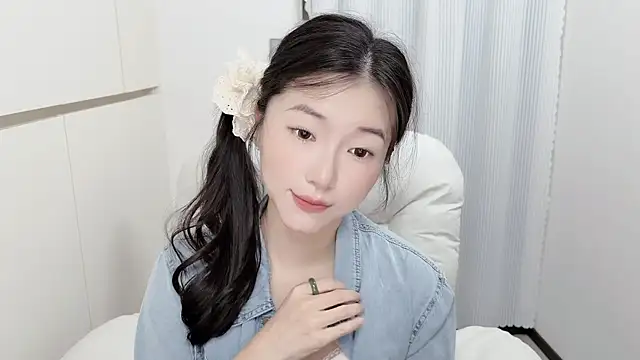 Snapshot of Rosalind_xixi chatting on June 26, 1:54 am Rosalind xixi online show from June 26, 1:54 am