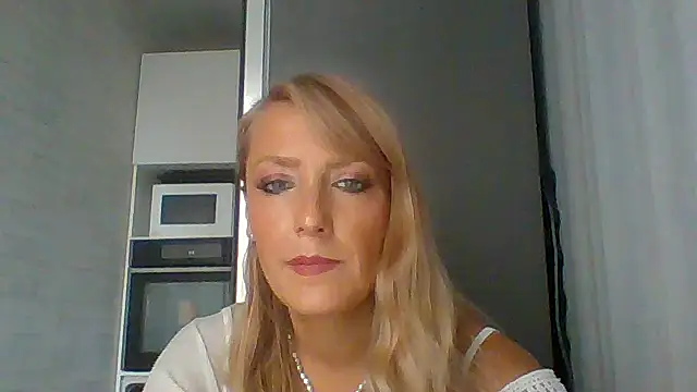 Vexxaa online show from October 18, 1:01 pm