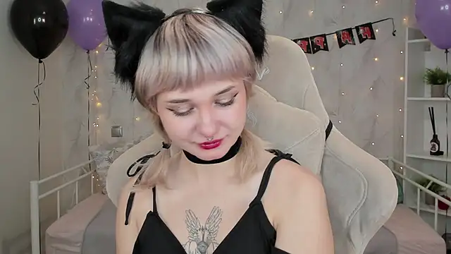 Tori Cutie online show from October 23, 11:57 pm