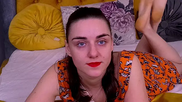 Jessica White  online show from December 19, 4:30 am