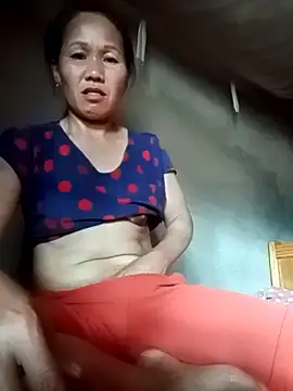 Snapshot of TinTin321 chatting on October 2, 9:05 am TinTin321 online show from October 2, 9:05 am