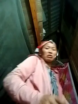 Snapshot of TinTin321 chatting on October 6, 5:27 am TinTin321 online show from October 6, 5:27 am