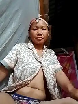 Snapshot of TinTin321 chatting on October 12, 8:52 pm TinTin321 online show from October 12, 8:52 pm