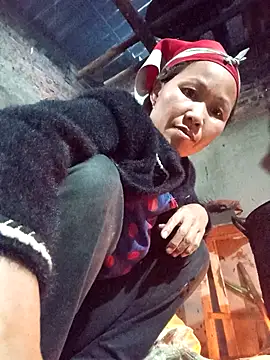 Snapshot of TinTin321 chatting on November 2, 9:11 am TinTin321 online show from November 2, 9:11 am