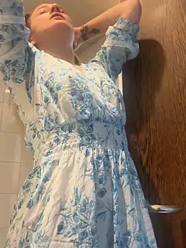 Snapshot of IsabellaEtha chatting on April 6, 11:22 am IsabellaEtha online show from April 6, 11:22 am