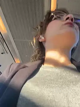 Snapshot of IsabellaEtha chatting on April 7, 6:03 am IsabellaEtha online show from April 7, 6:03 am