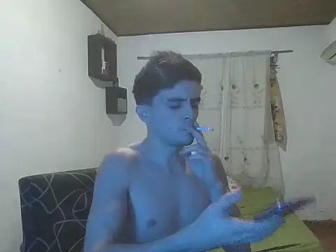 Snapshot of Rodrigo99_9 chatting on May 7, 3:01 am Rodrigo99 9 online show from May 7, 3:01 am