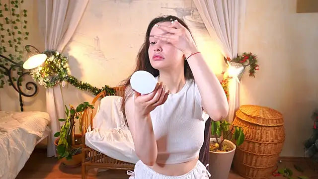 Snapshot of EvaDowe chatting on February 17, 4:42 am EvaDowe online show from February 17, 4:42 am