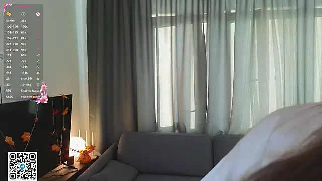 Snapshot of KristiGroune chatting on November 18, 6:07 am KristiGroune online show from November 18, 6:07 am