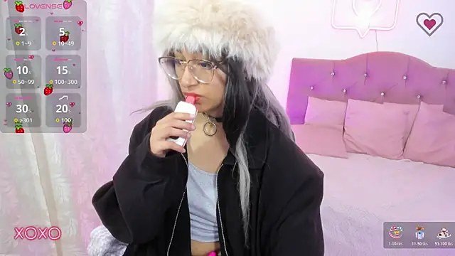 HANNI TAY online show from December 4, 11:41 am